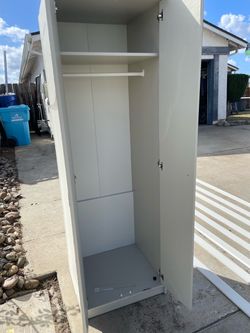 Free Wardrobe