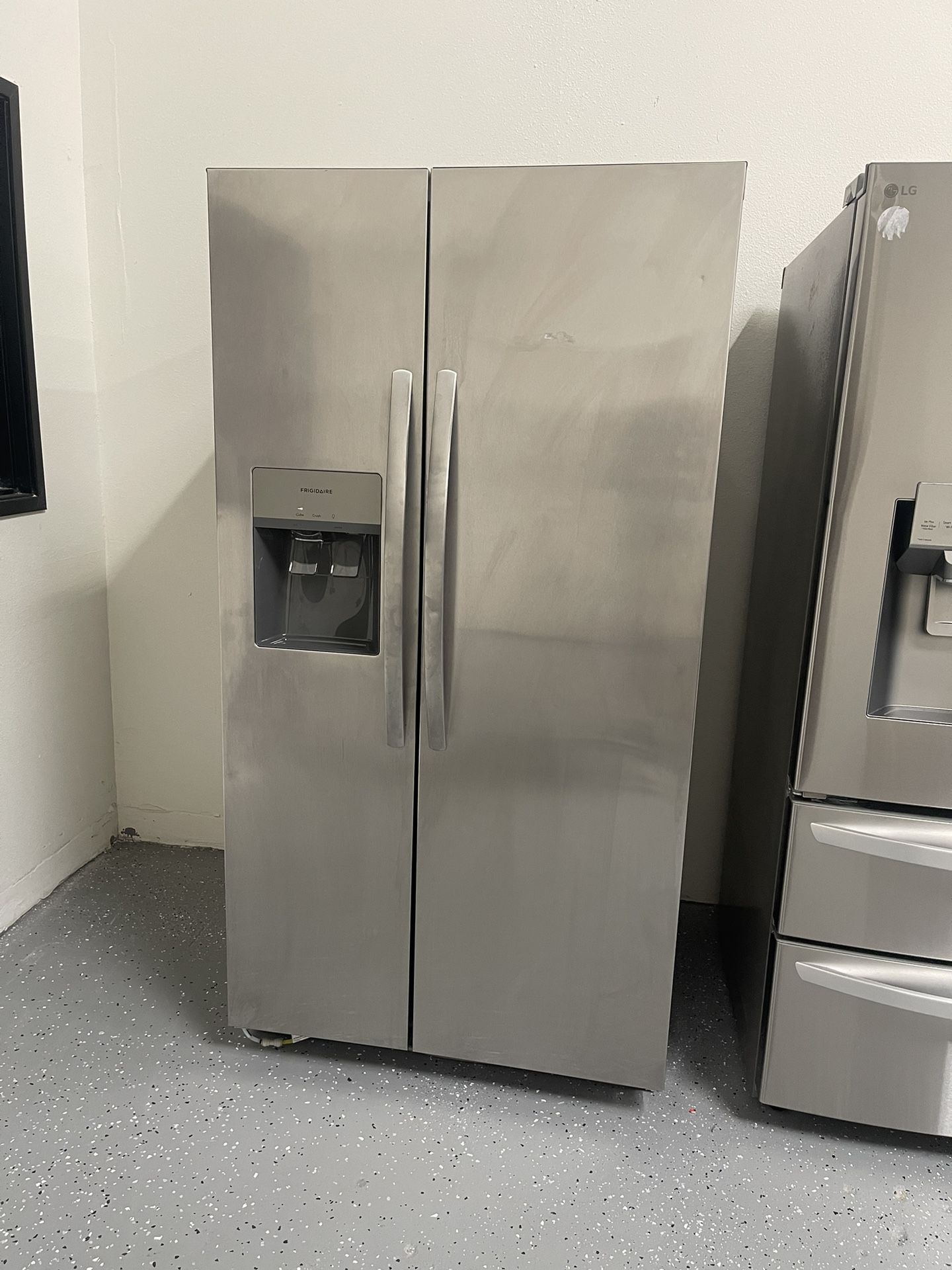 Frigidaire Side By Side Refrigerator 27 Cu