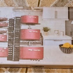 Pots and pans stackable