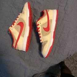 Strawberry waffles Nike Dunk Low trainers