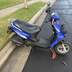 2004 Yamaha scooter