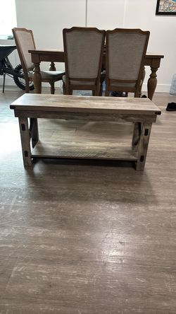 Entrance bench