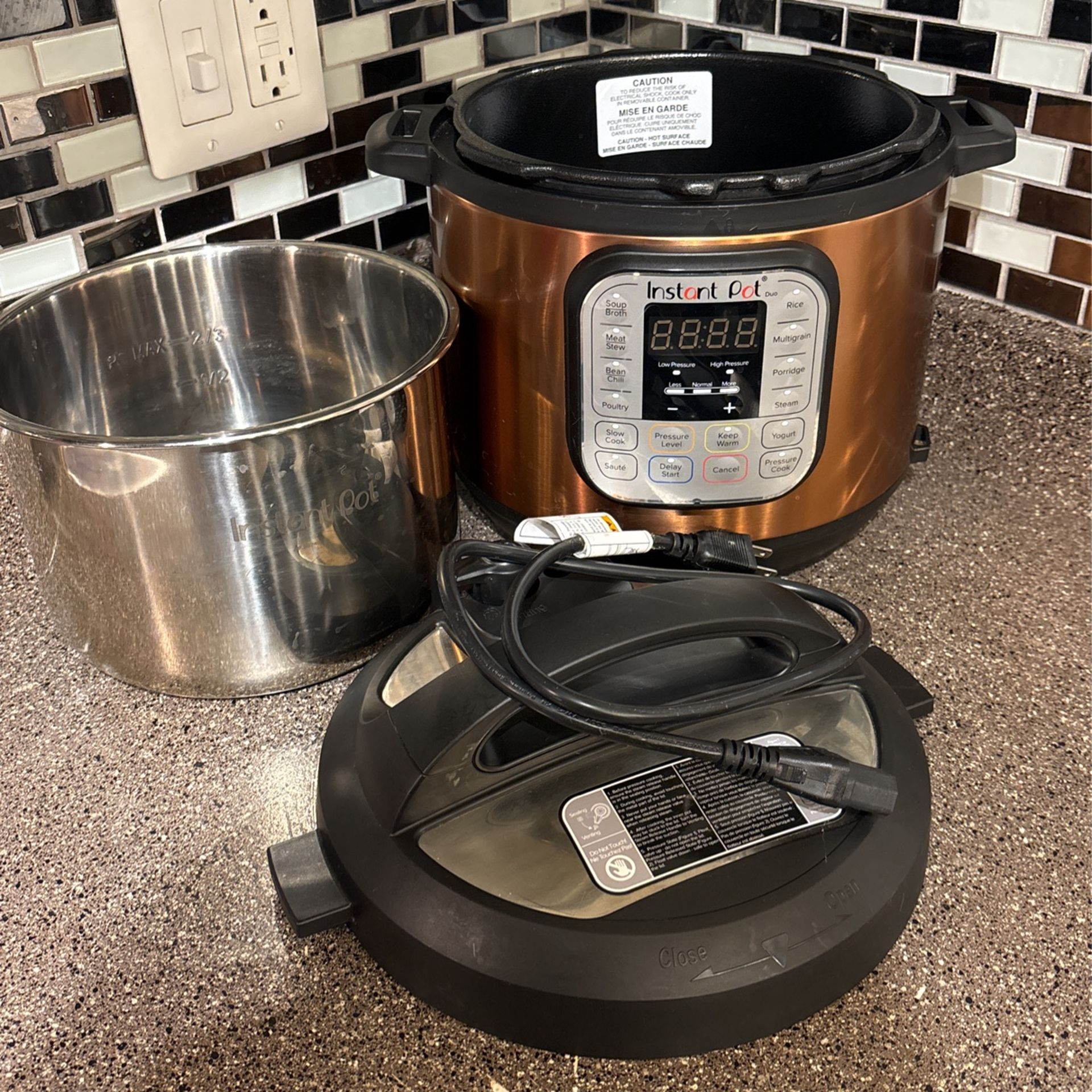 Instant pot 6 Quarts $15