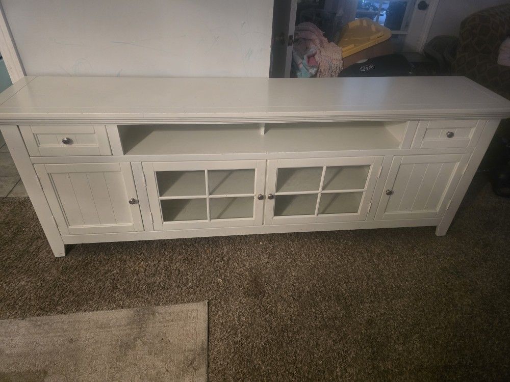 TV Stand / Hutch
