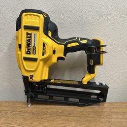 DEWALT DCN662B 20V MAX XR 16-Gauge Lithium-Ion Cordless Finish Nailer (Tool Only)