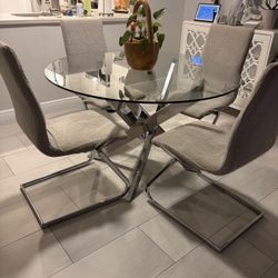 Glass Round Table  With 4 Chairs