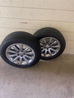 Chrysler 300 two rims  good shape