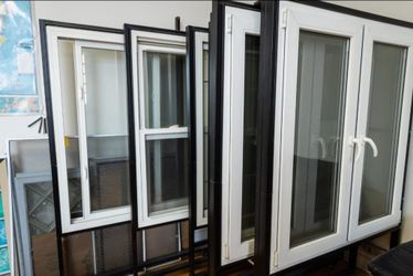 White and Black Window Frames – Set