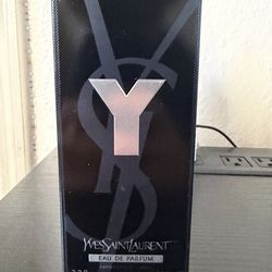 Yves saint laurent Eau de parfum (can negotiate)