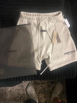 BRAND NEW ESSENTAIL SHORT