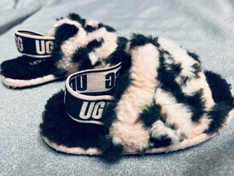 Infant Uggs slides