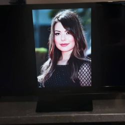 A working 720p Samsung 24 inch Not A smart TV