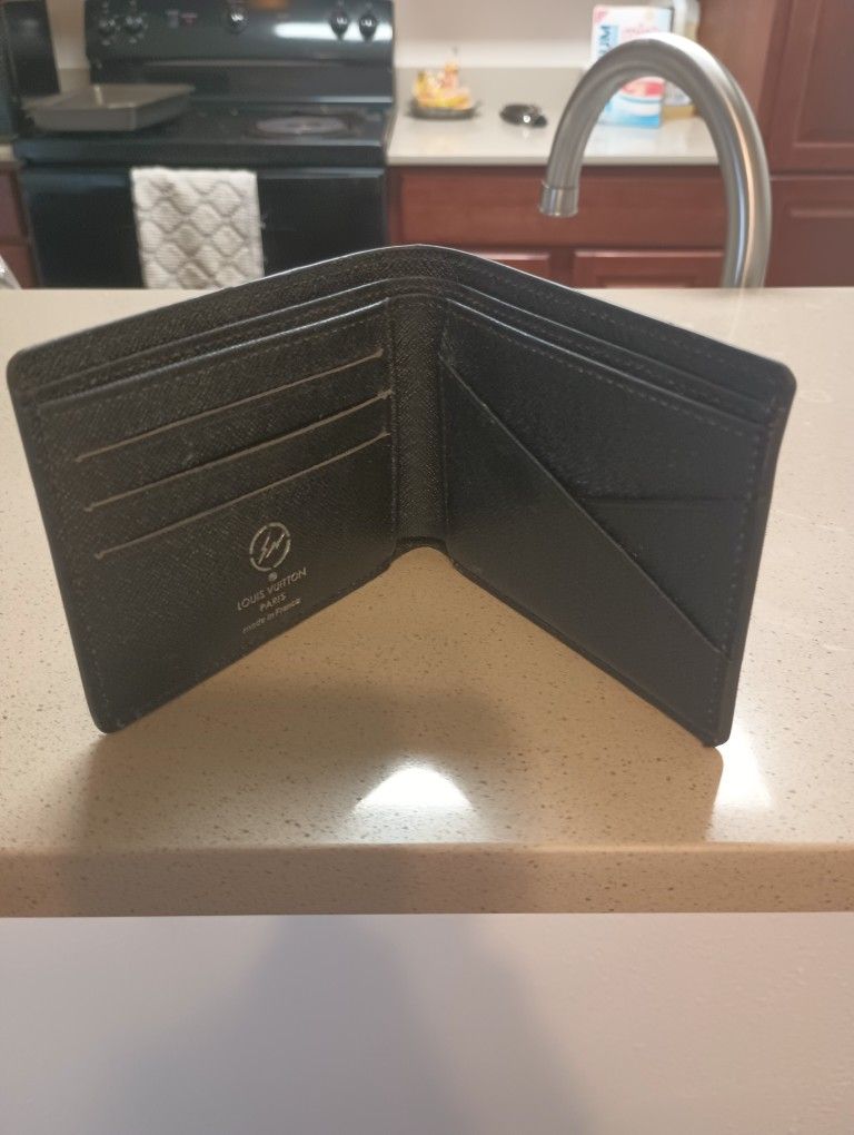 LOUIS VUITTON Men's Wallet 