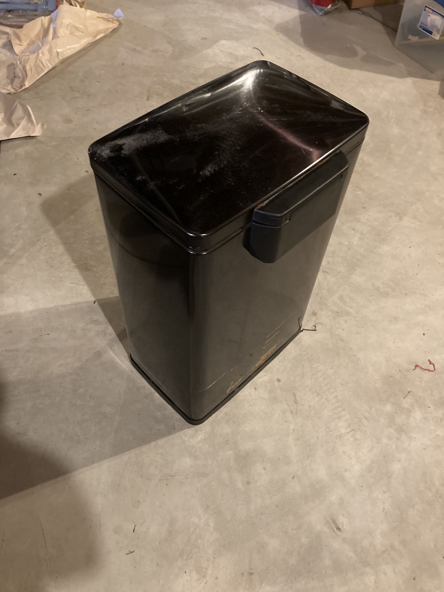 Garbage Push Open