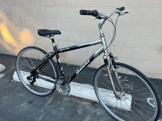 aluminium bike everything work good tires size 28 fast bike