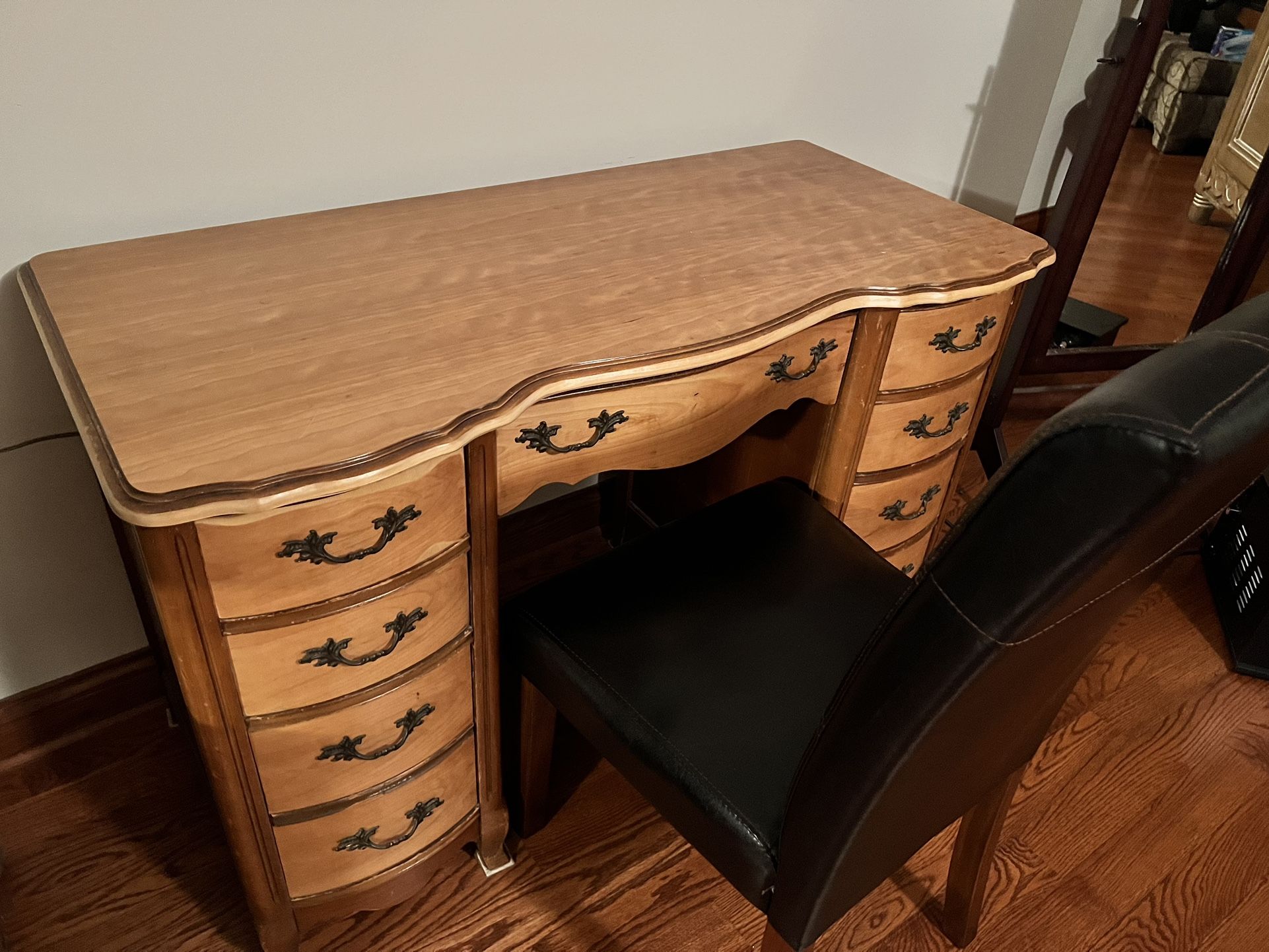 Victorian Antique Heirloom Writing Desk