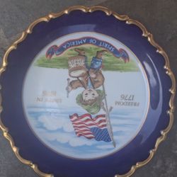 Vintage Lindner Kueps 1976 “Spirit Of America” Beautiful Porcelain Collectible 24K Gold/Cobalt Numbered Plate 7.5” Diameter.