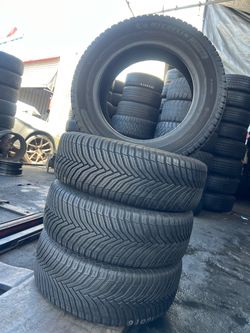 4 Michelin 215/60/16 Installation Includes