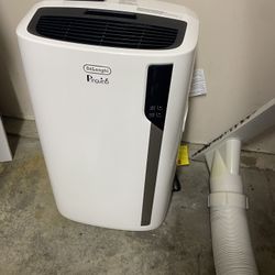 DeLonghi Penguin AC with Remote Control And Window Exhaust 