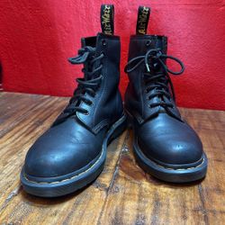 Greasy Doc Martens W 8 🤘🏼