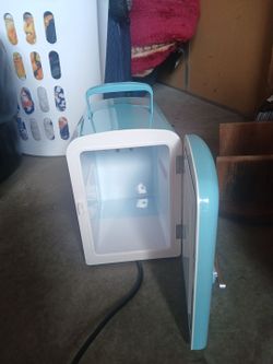 Frigidaire mini fridge