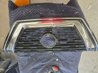 2023 nissan rogue grill
