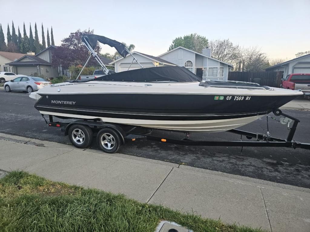 05 Monterey Boat Low Hours