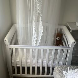 Baby’s Crib/bed