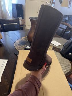 New Ugg Boots Size 7 !!!!!