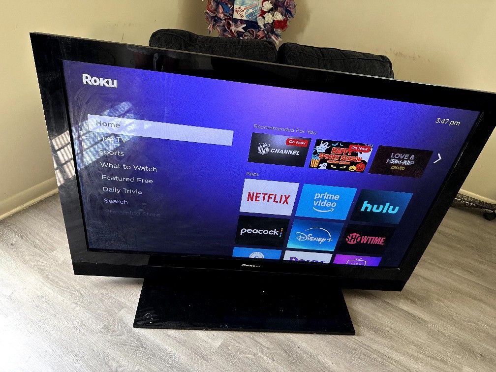 65 Inch Panasonic Yv