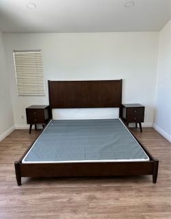 Mid-Century Modern California king bed walnut