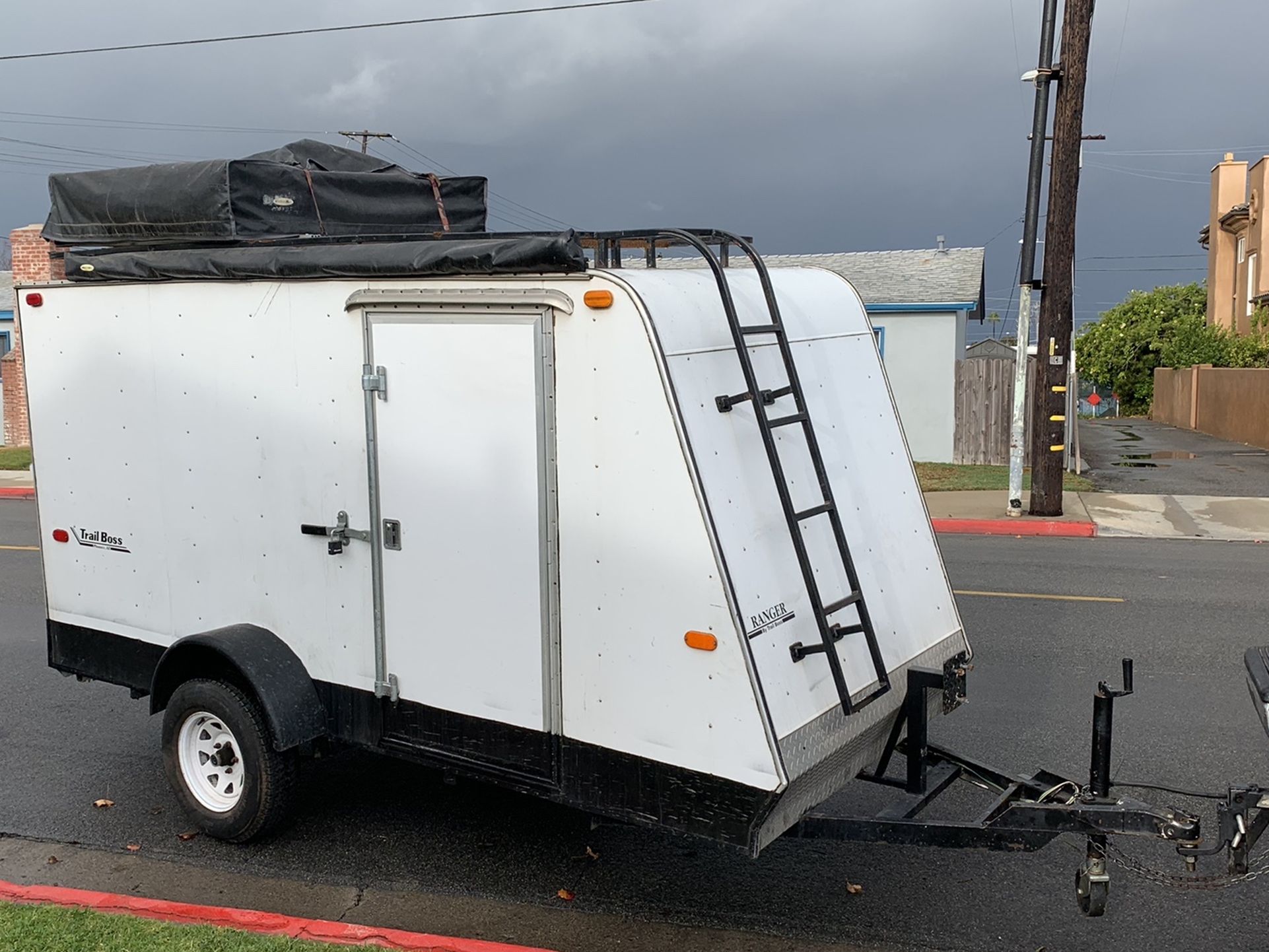 5x12 Enclosed Trailer for Sale in Costa Mesa, CA - OfferUp