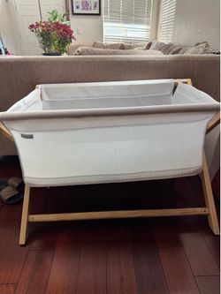 Bassinet / toddler sofa / dodgers / trolls