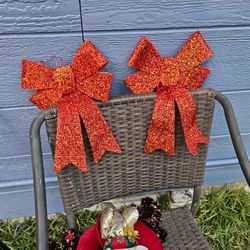2 Christmas bows X $4