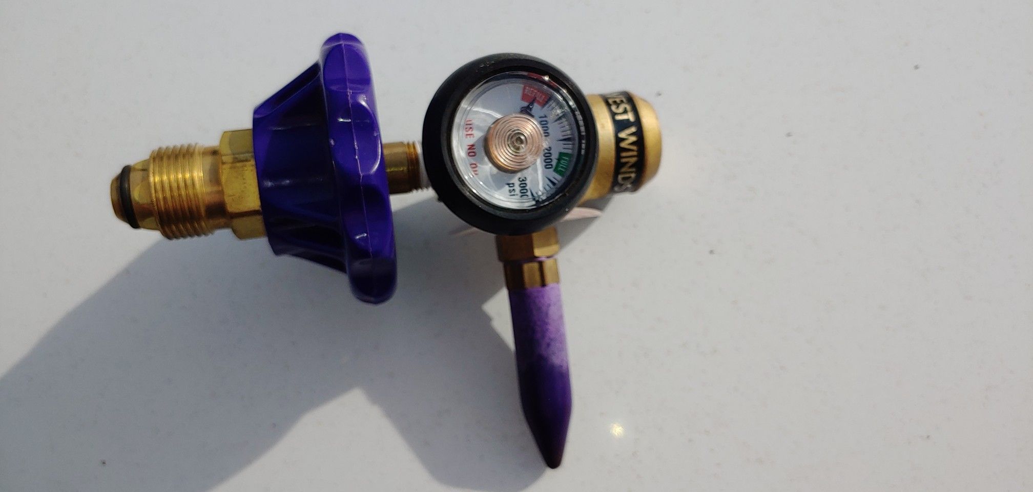 West Winds Helium Regulator Nozzle with Gauge Balloon Inflation