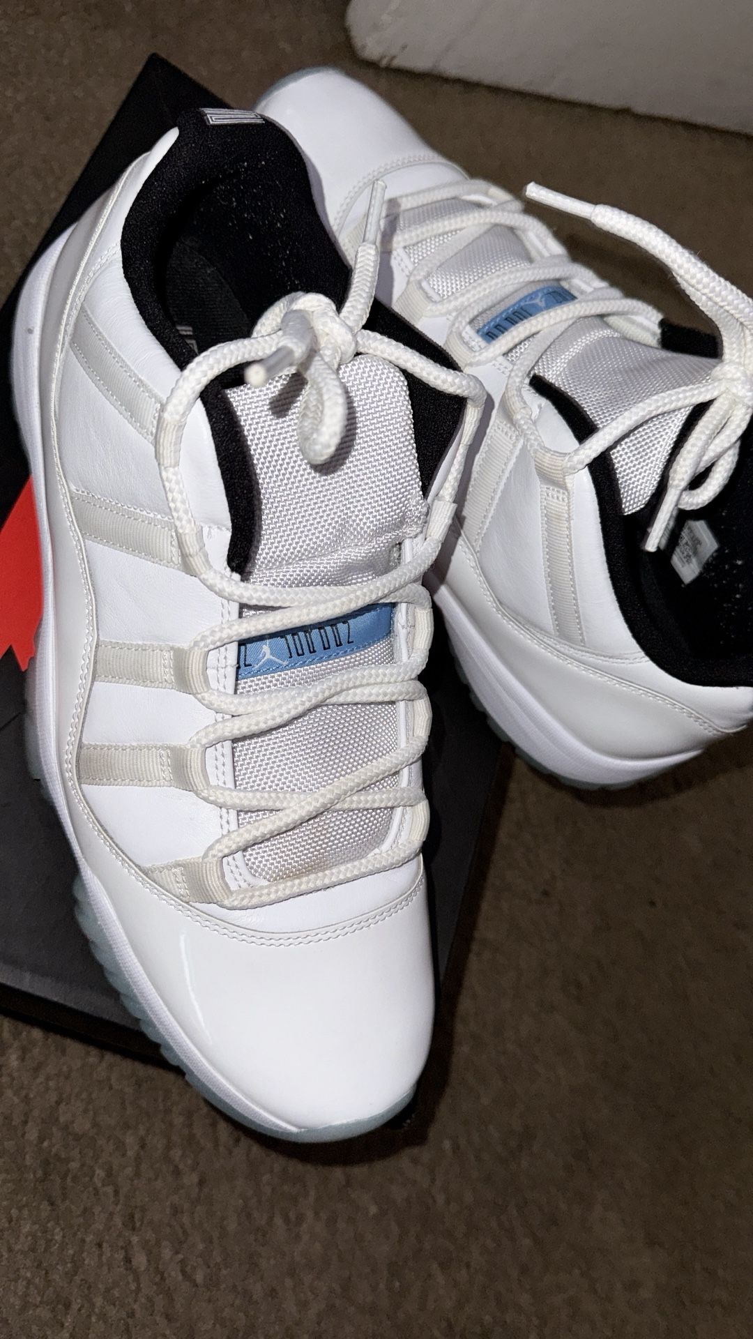 Jordan 11 Legend Blues