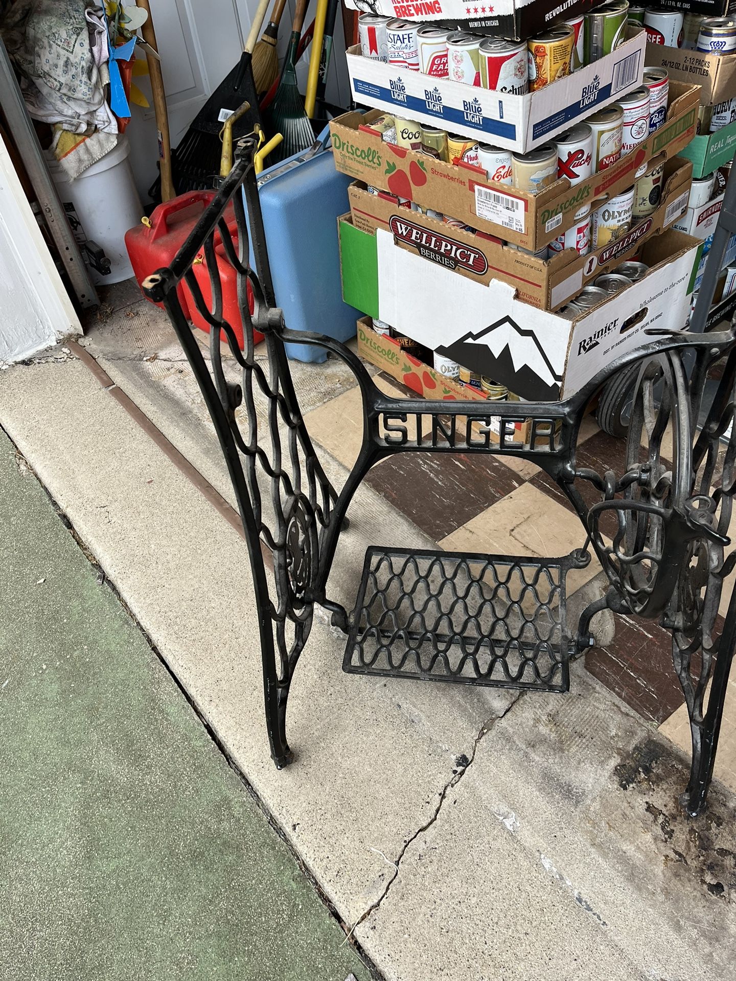 Vintage Iron “singer” Sewing Machine Bottom