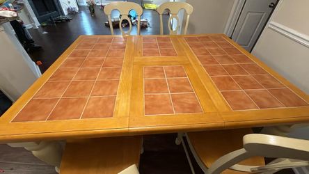 Dining Table Set – Extendable 4/6 Seater with 4 Chairs