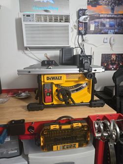 (New) brand new never used DeWalt table saw