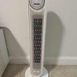 Dreo Tower Fan – Digital Display – Excellent Condition