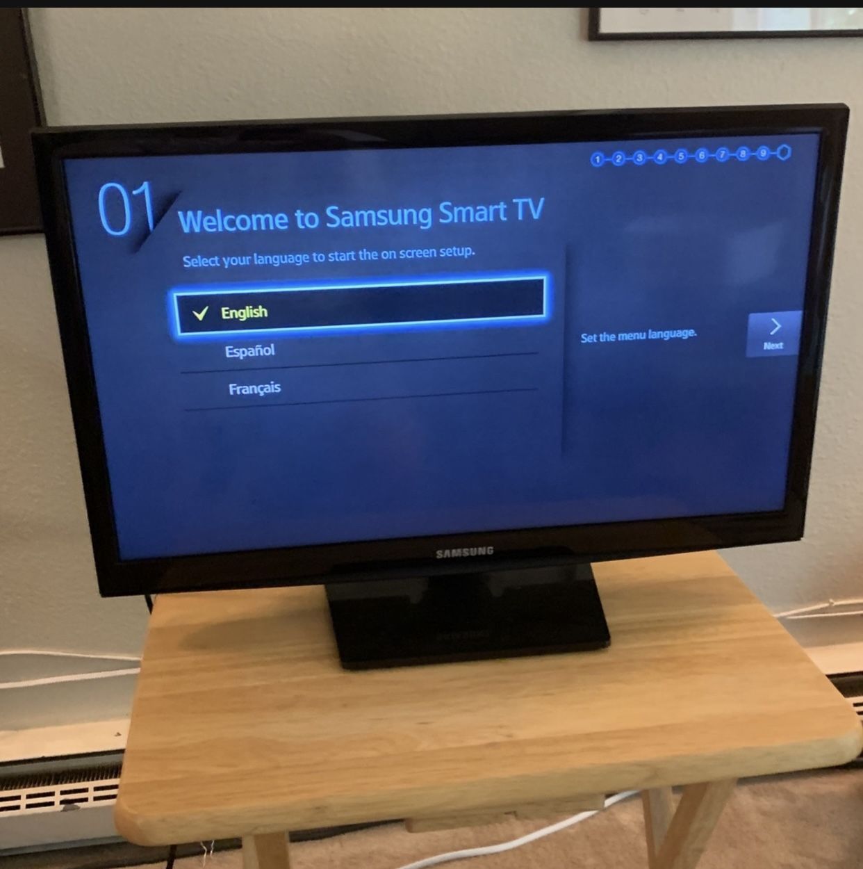 Samsung T24H310SND 24” Class (23.6” ) SMART 720p 2 HDMI LED TV w Rmt FRESH