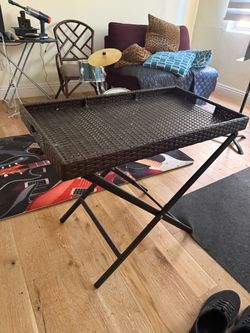Dark Brown Wicker Tray Table with Folding Stand