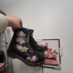 Dr MARTENS new 7/8/9 Available 