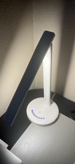 Adjustable LED Desk Lamp w/ 5 colors 7 brightness levels 1 USB port