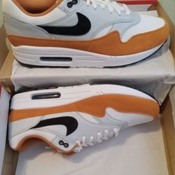 Air Max 1 Monarch