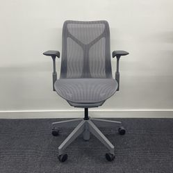 🔥Like New Condition Herman Miller Cosm Chair, Mid Back With Adjustable Arms!🔥
