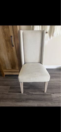 Set of 2 cream tall white chairs