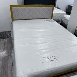 Blowout Sale Queen Size Memory Mattress For $375.. Zero Down, No Credit Check, No Interest . Ask Me How It Works