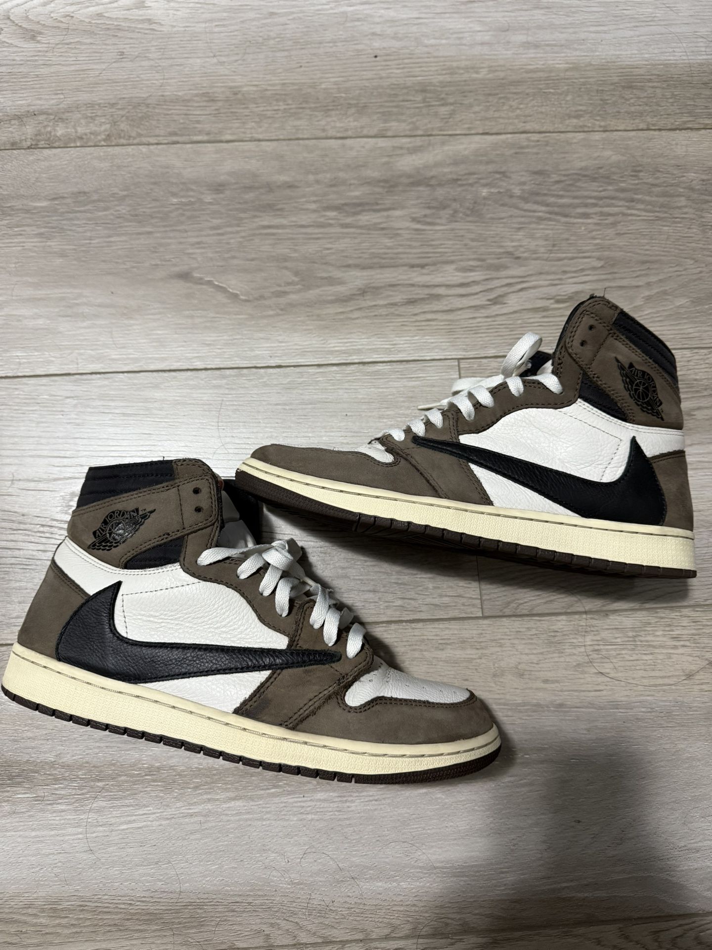 Jordan 1 Travis Scott Mocha High