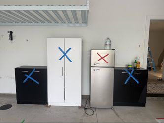 Free garage storage (see blue tape)